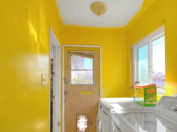 909 W Flora Street, Ontario CA 91762