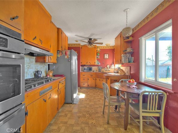 909 W Flora Street, Ontario CA 91762