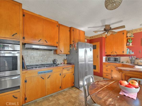 909 W Flora Street, Ontario CA 91762