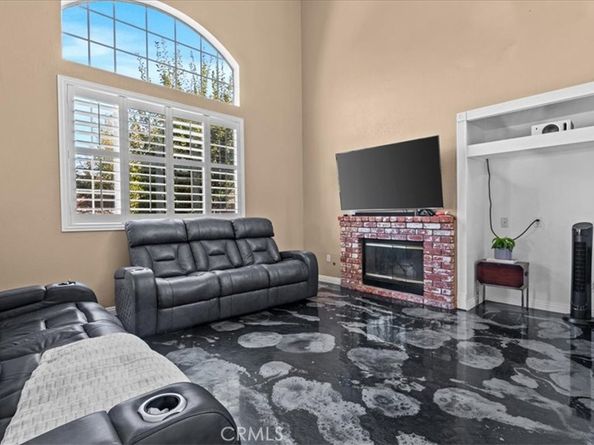 14998 Mustang lane, Fontana CA 92336