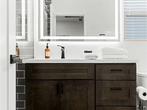 925 E 65th Street, Inglewood CA 90302