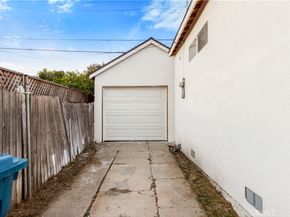 925 E 65th Street, Inglewood CA 90302