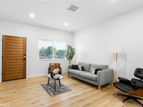 925 E 65th Street, Inglewood CA 90302