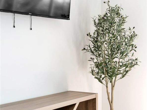 5814 7th Avenue, Los Angeles CA 90043