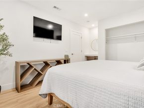 5814 7th Avenue, Los Angeles CA 90043