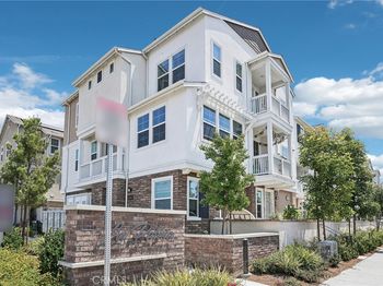 1040 N Anaheim Boulevard