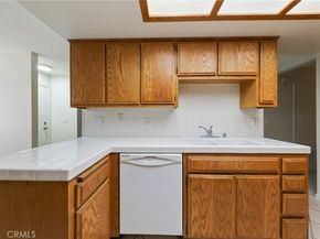 910 N Redding Way F, Upland CA 91786