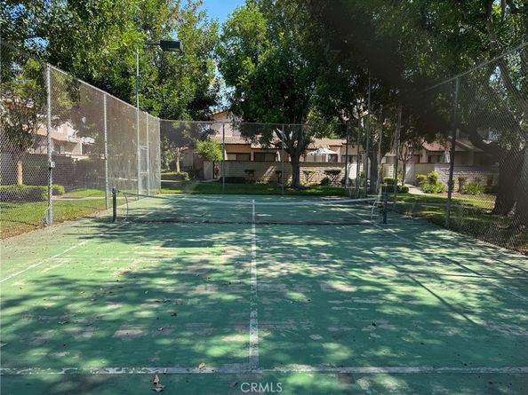 910 N Redding Way F, Upland CA 91786