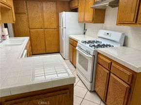910 N Redding Way F, Upland CA 91786