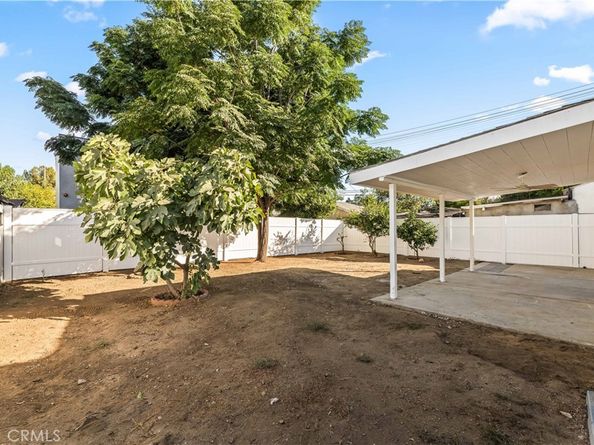 14592 Lyle Street, Sylmar CA 91342