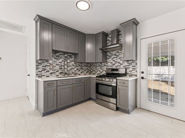 14592 Lyle Street, Sylmar CA 91342
