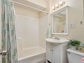 6021 Romaine Street, Los Angeles CA 90038