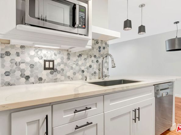 8535 W West Knoll Drive 107, West Hollywood CA 90069