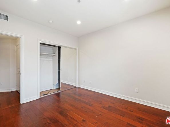 14242 Burbank Boulevard 103, Sherman Oaks CA 91401