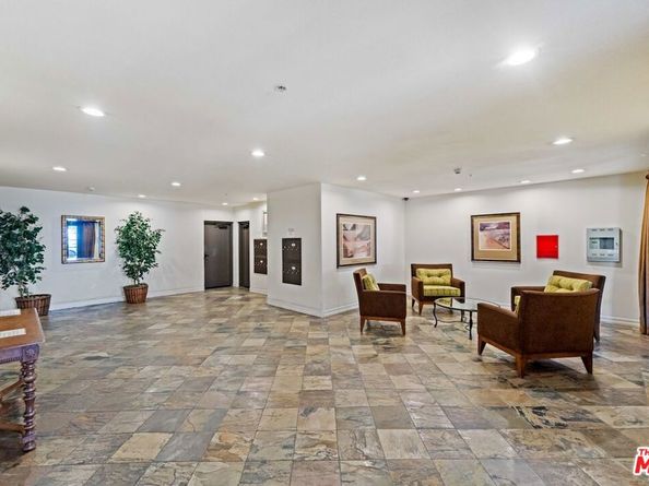 14242 Burbank Boulevard 103, Sherman Oaks CA 91401