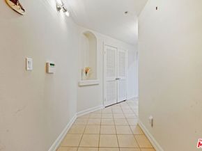 14242 Burbank Boulevard 103, Sherman Oaks CA 91401