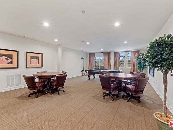 14242 Burbank Boulevard 103, Sherman Oaks CA 91401