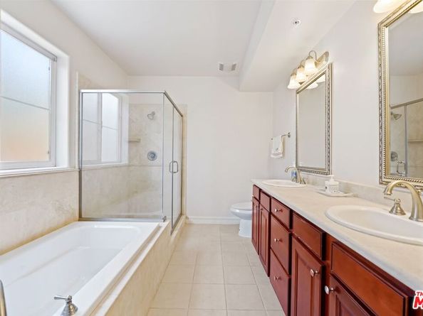 14242 Burbank Boulevard 103, Sherman Oaks CA 91401