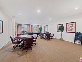 14242 Burbank Boulevard 103, Sherman Oaks CA 91401