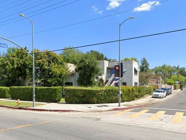 11758 11752 Magnolia Boulevard, Valley Village CA 91607