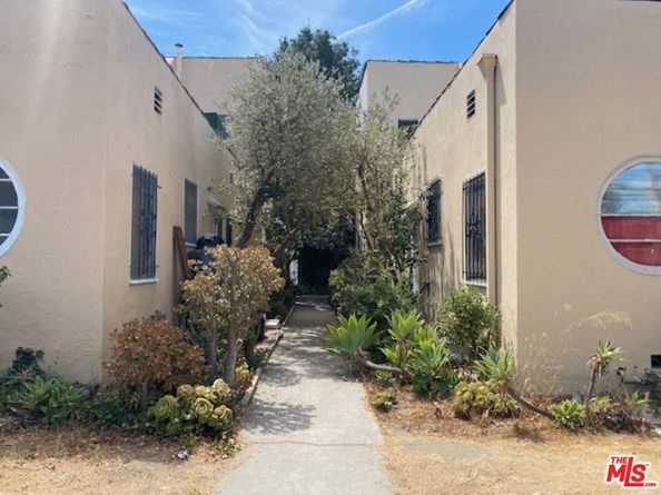 11758 11752 Magnolia Boulevard, Valley Village CA 91607