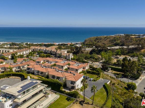 23971 De Ville Way, Malibu CA 90265