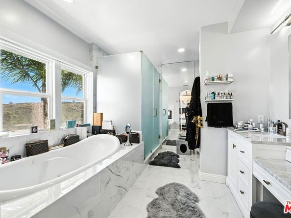 23971 De Ville Way, Malibu CA 90265