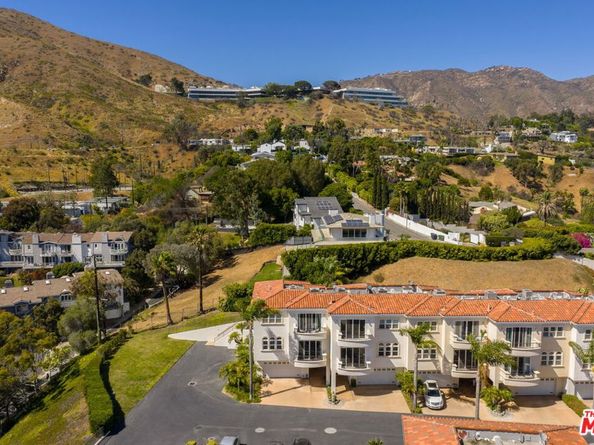 23971 De Ville Way, Malibu CA 90265