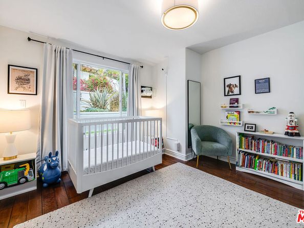 3261 N Knoll Drive, Los Angeles CA 90068