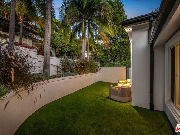 3261 N Knoll Drive, Los Angeles CA 90068