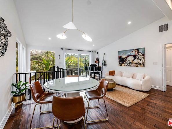 3261 N Knoll Drive, Los Angeles CA 90068