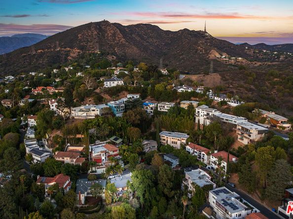 3261 N Knoll Drive, Los Angeles CA 90068
