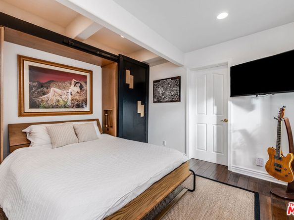 3261 N Knoll Drive, Los Angeles CA 90068