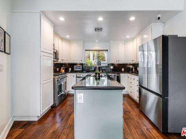 3261 N Knoll Drive, Los Angeles CA 90068