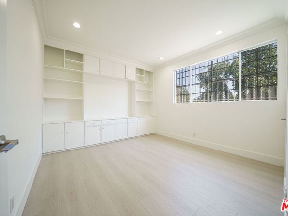 800 S BRONSON Avenue, Los Angeles CA 90005