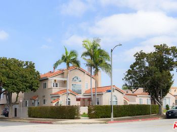1659 W 83rd Street