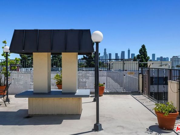 421 S La Fayette Park Place 702, Los Angeles CA 90057