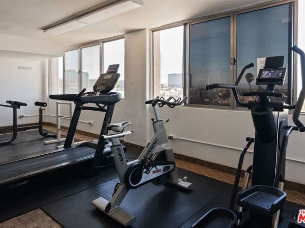 421 S La Fayette Park Place 702, Los Angeles CA 90057