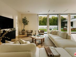 260 S Canyon View Drive, Los Angeles CA 90049