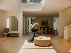 260 S Canyon View Drive, Los Angeles CA 90049