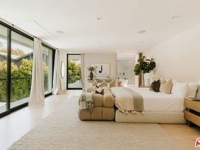 260 S Canyon View Drive, Los Angeles CA 90049