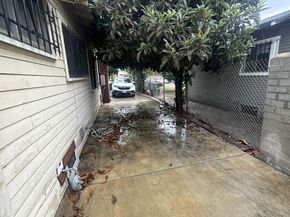 1183 W 37th Drive, Los Angeles CA 90007