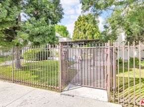 11813 Runnymede 17, North Hollywood CA 91605