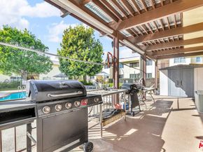 11813 Runnymede 17, North Hollywood CA 91605