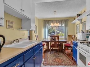 11813 Runnymede 17, North Hollywood CA 91605