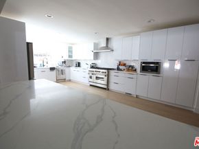 2744 S Bentley Avenue, Los Angeles CA 90064