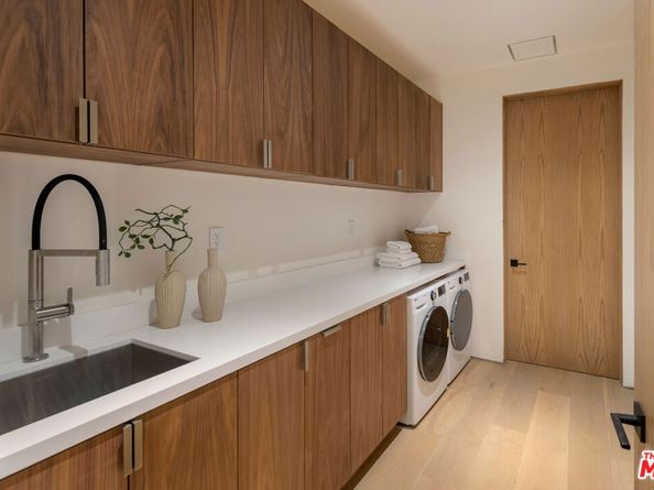 1525 Marlay Drive, Los Angeles CA 90069