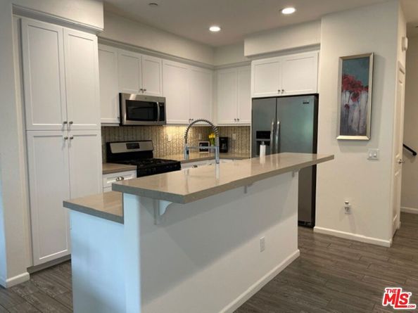 7603 N Honor Way, Van Nuys CA 91405