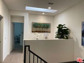 7603 N Honor Way, Van Nuys CA 91405