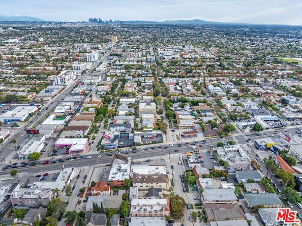 8521 Saturn Street, Los Angeles CA 90035